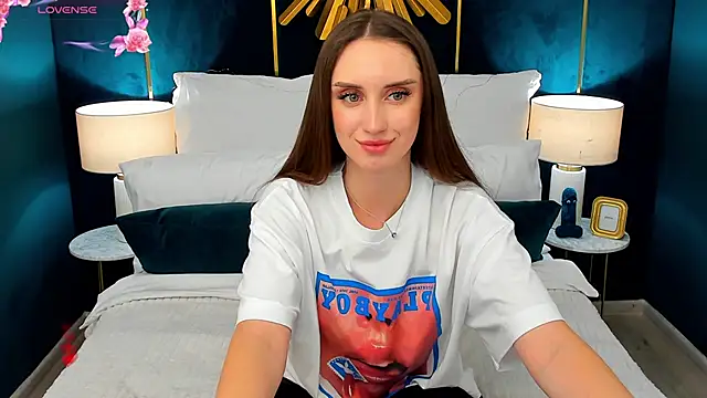 ToriSonn webcam