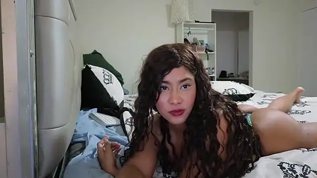 LuckyAriela webcam