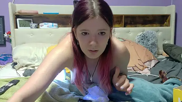 HornyCatXO webcam
