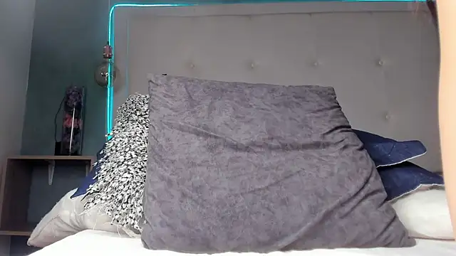 mia_gomez7 webcam