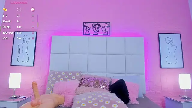 charlotte_kisss webcam