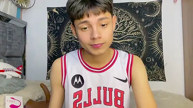 Bldavioro45 - Male webcam sex chat