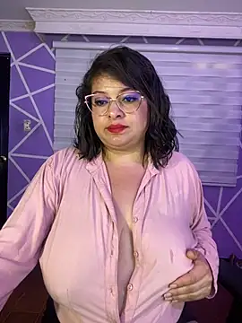 MiiaaJoness webcam