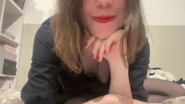 Hilda_Valentine live cam on StripChat