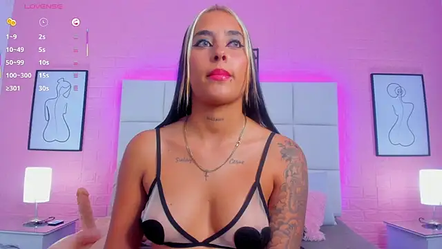 charlotte_kisss webcam