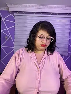 MiiaaJoness webcam