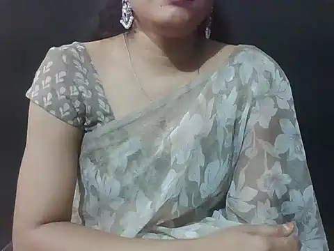 Thilothama_Vaishu live cam on StripChat