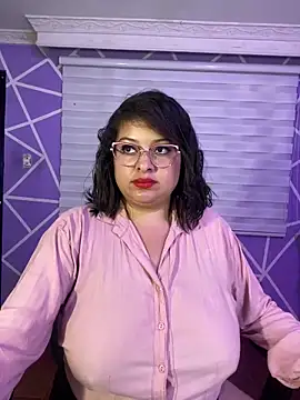 MiiaaJoness webcam
