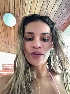 cuteluci_ webcam