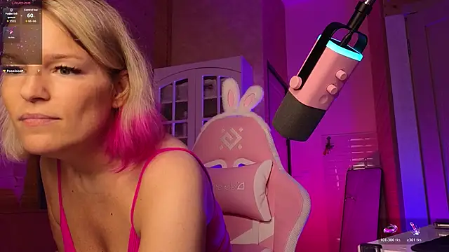 lady_shine - Lady_Shine's free webcam - UK Sex Cams