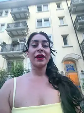 CurlyRouge webcam