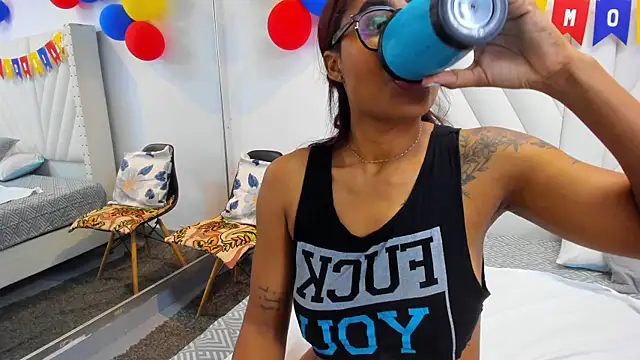 aishainti - Aishainti's free webcam - UK Sex Cams