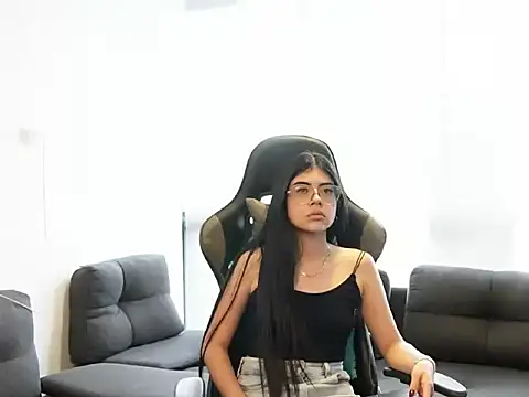 Mia_Storm18 webcam
