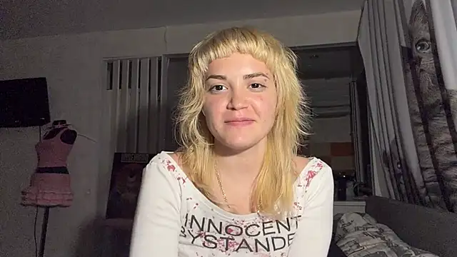 FreedaDeloach webcam