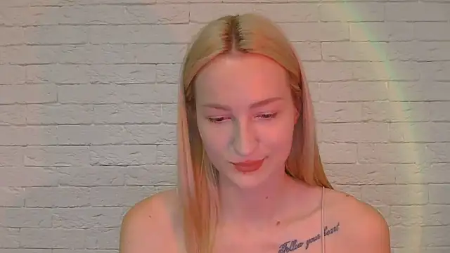 Alice_Sweet_01 live cam on StripChat