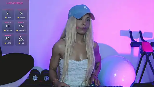 SarahRaynex live sex cam