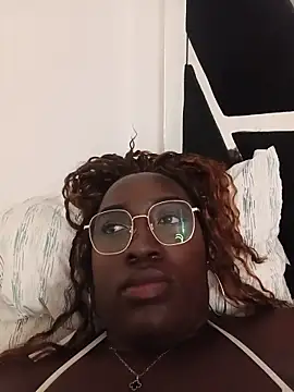 KaleaEbony live cam on StripChat