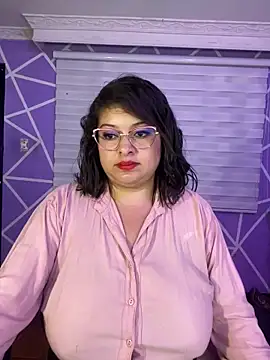MiiaaJoness webcam