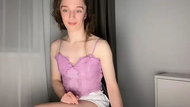 ShySchoolGirl webcam