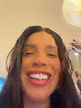 Rafaellaz Live Webcam on Stripchat