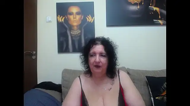 maturekorine webcam