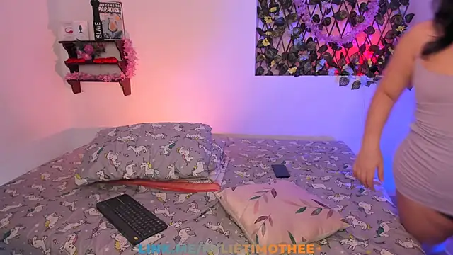 kylietimothee webcam