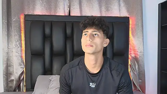MaxiimoRomano_ webcam