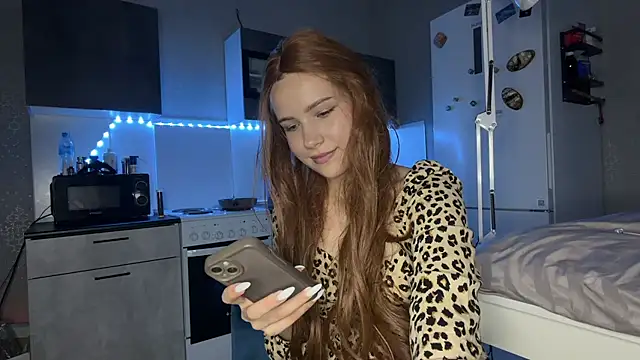 BlondeDoes webcam