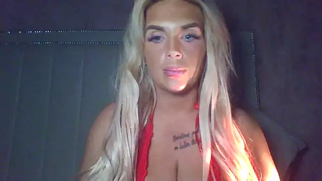 MiaMae_x webcam