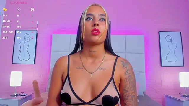 charlotte_kisss webcam