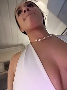 isabella-teen - Isabella-Teen's free webcam - UK Sex Cams