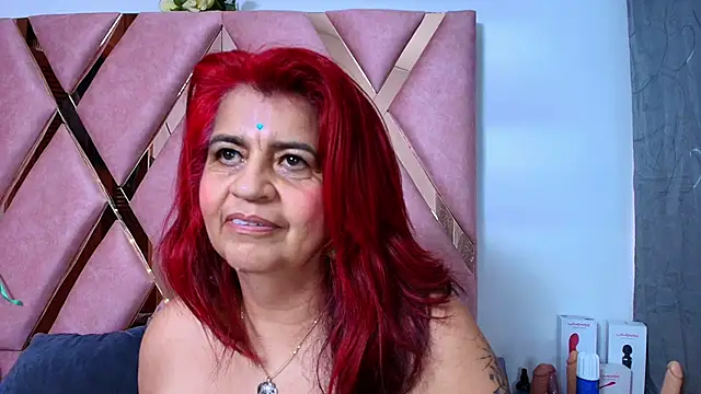 Watch RoxetteMature live on EroticFlix - High definition streams