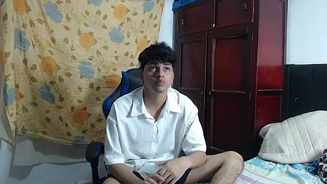 alice_julls webcam
