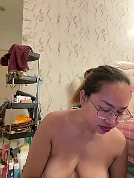 Ponthip webcam