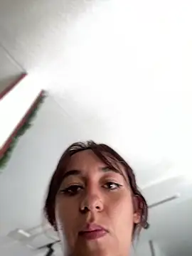 Im_Luuu webcam