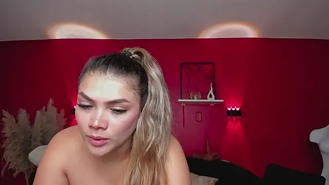 Sofia_Velvetx webcam