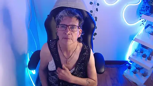 Watch selena_ferreira live on EroticFlix - High definition streams