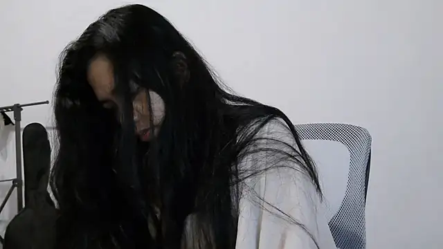 Watch SolangeAldred live on EroticFlix - High definition streams