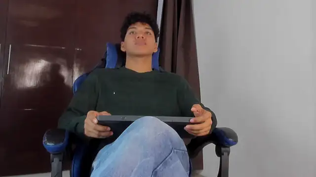 Maximiliano_Young webcam
