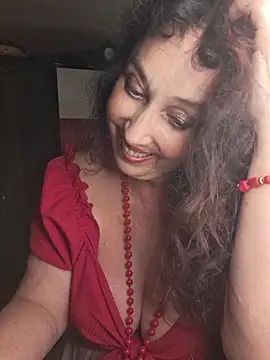 GypsyEsmeralda webcam