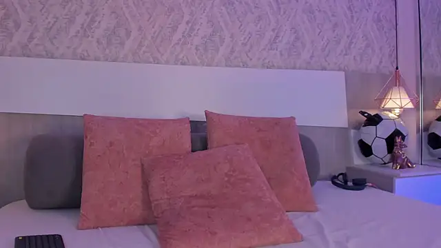 vittoria__rossi - Vittoria__rossi's free webcam - UK Sex Cams
