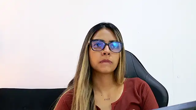 SarahOrtiz_ live cam on StripChat