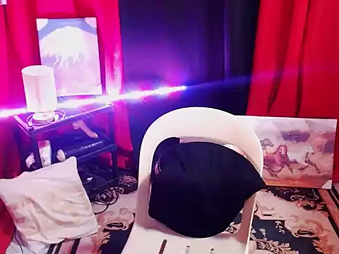 ExoticBigcockQueen webcam