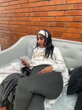 MELIZ_QUEEN live cam on StripChat