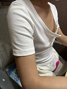 Mina048 webcam