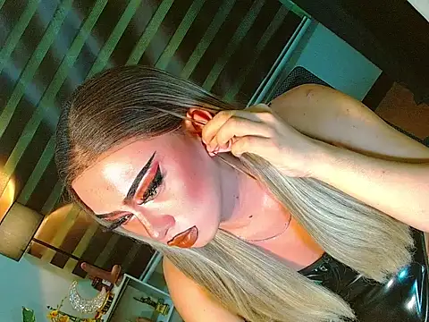 HOLLYWOOD_QUEEN_88 webcam