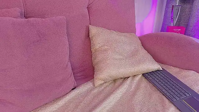 Watch Karina2Smith live on EroticFlix - High definition streams