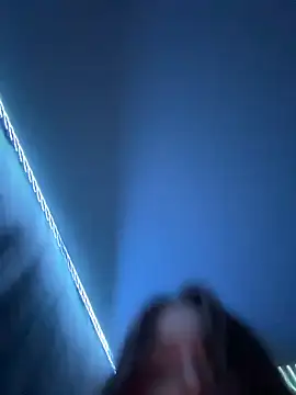 VIKIWITHMAX webcam