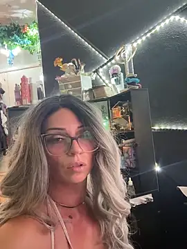 Alicethickpeach webcam