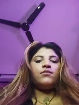 Sanaya_Gil webcam